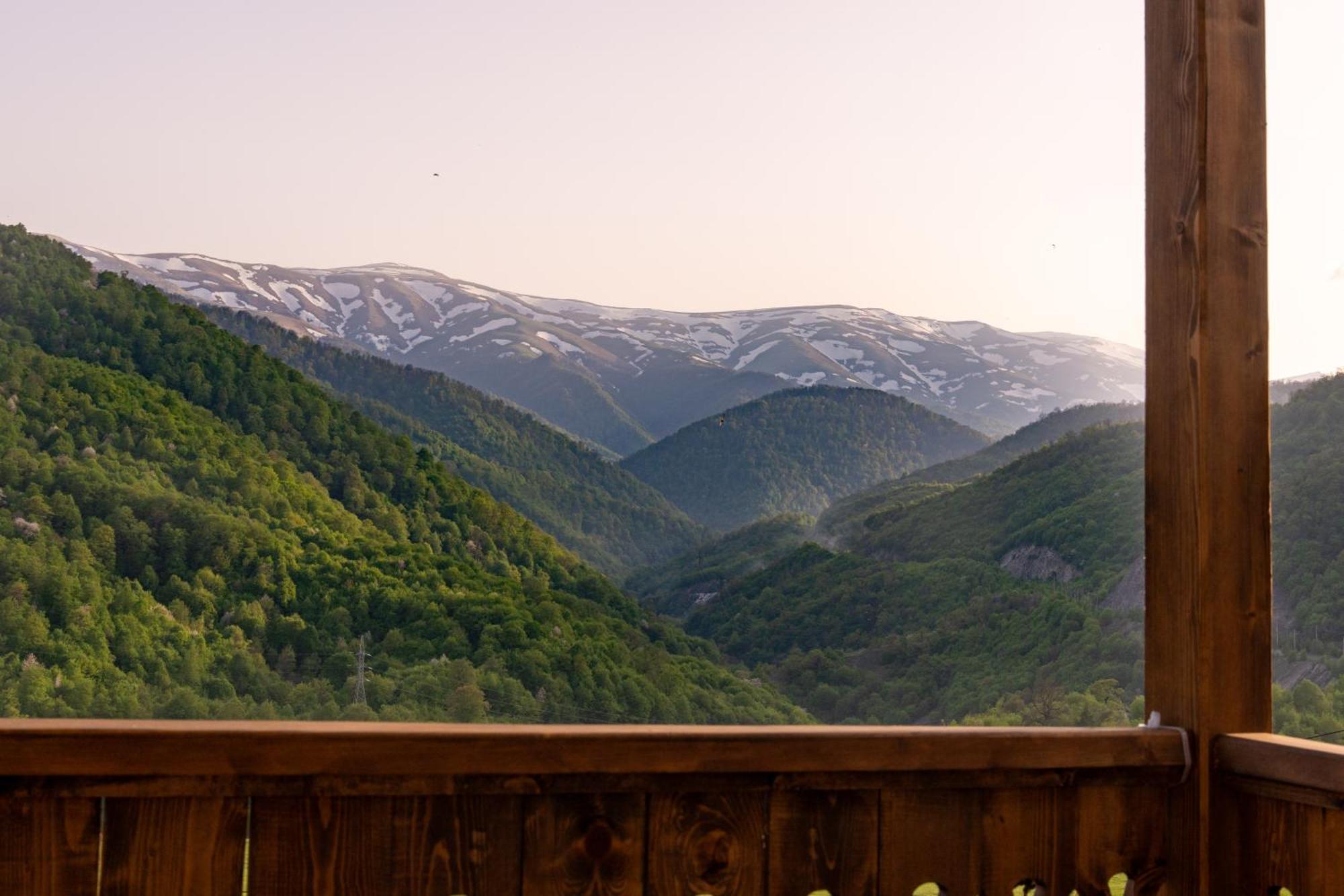 Motives Inn Dilijan Esterno foto